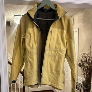 Arc’teryx Woman’s Jacket-Size M (8-10)
